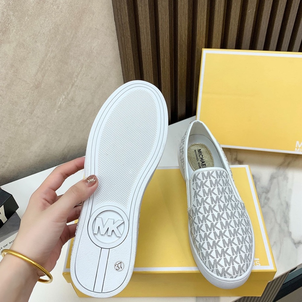 MK sheepskin lining, sheepskin insole, metal buckle monogram slip-on shoes - Picture 2 of 8